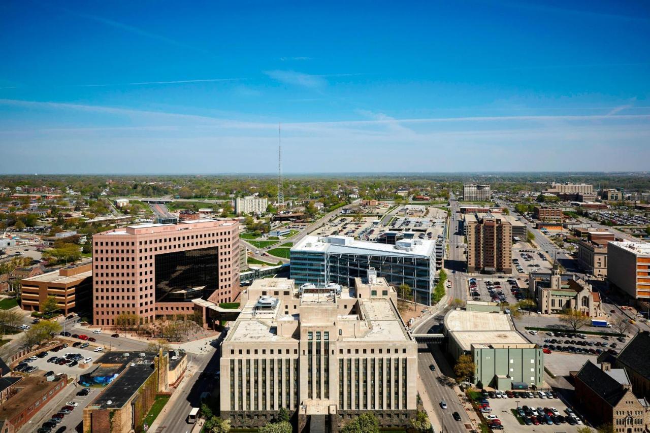 Des Moines Marriott Downtown Hotel Exterior photo