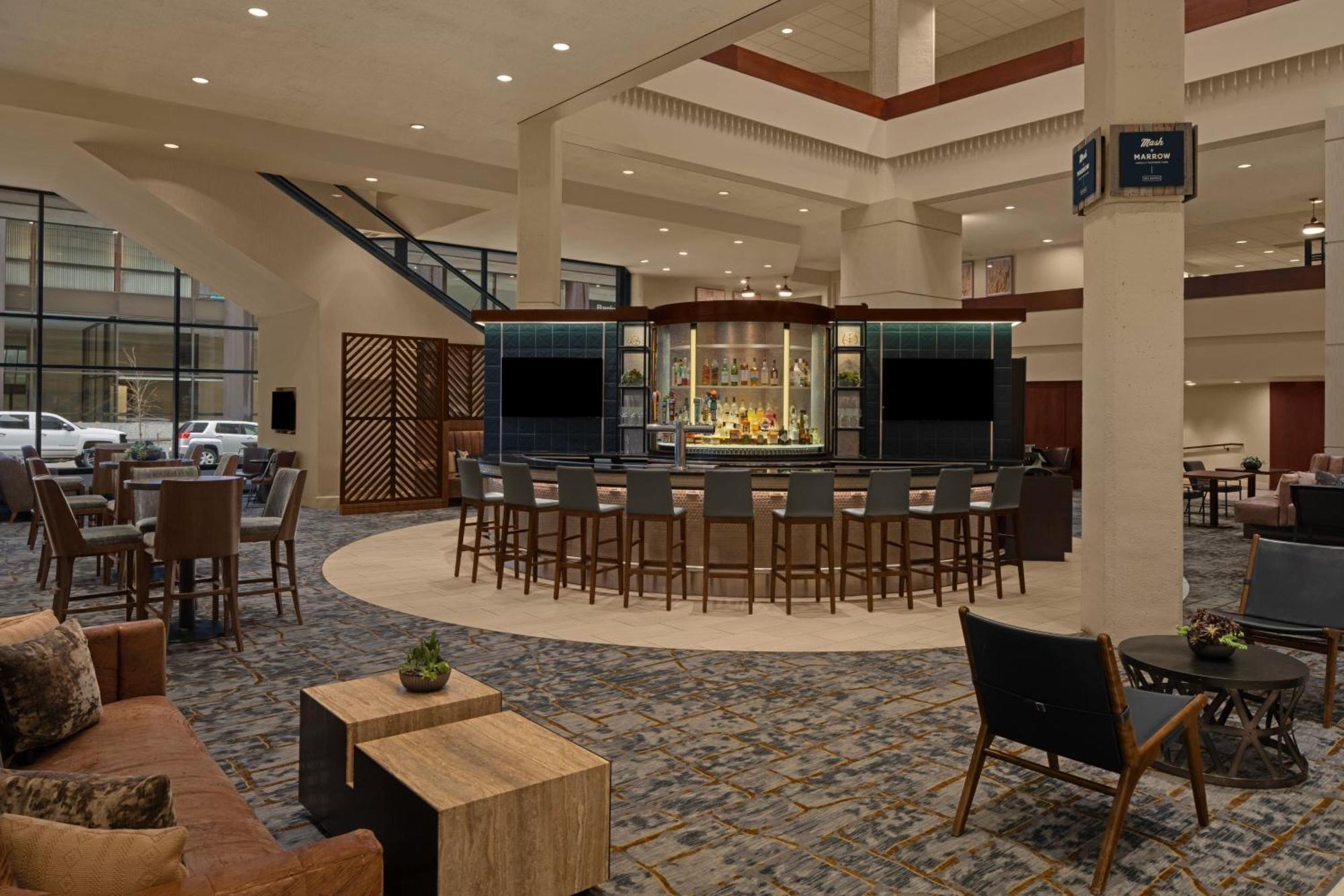 Des Moines Marriott Downtown Hotel Exterior photo