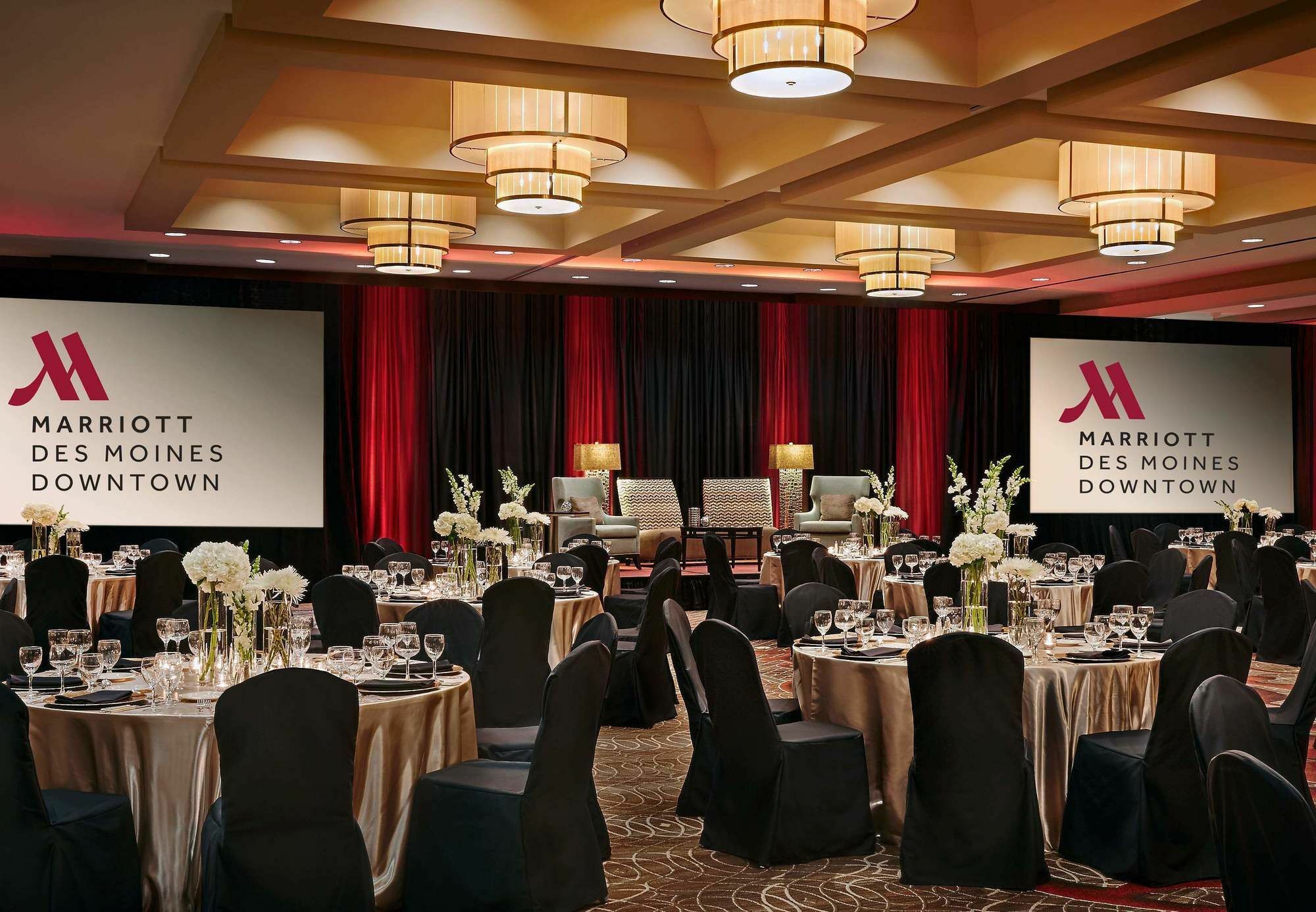Des Moines Marriott Downtown Hotel Exterior photo